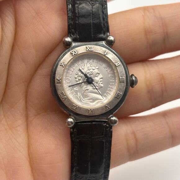 Vintage Carolee Antoninus Pius Black Leather Women’s Watch Working New Battery - Picture 7 of 8
